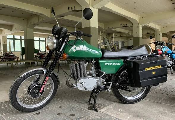 MZ ETZ 250/251/301 – Wikipedia