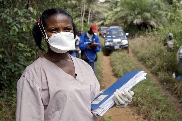 Ebola - Das Virus überleben (2016)