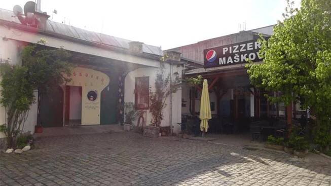 Špína, hmyz a riziko kontaminace. Oblíbenou pizzerii v centru Liberce uzavřela inspekce