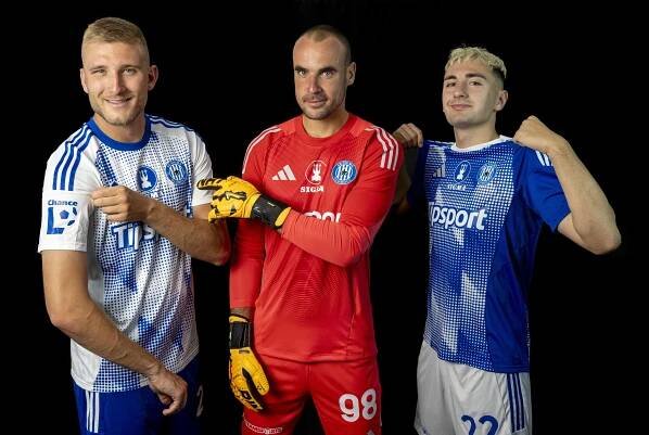 FOTO nových dresů v lize: vzpomínky na mistry, těžební věž i špinavý design Sparty