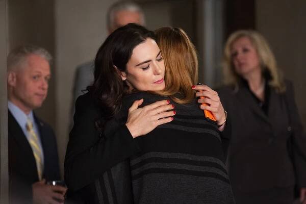 Powers - The Raconteur of the Funeral Circuit - Z filmu - Michelle Forbes