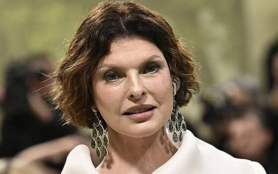 Linda Evangelista na Met Gala v New Yorku (6. května 2024)
