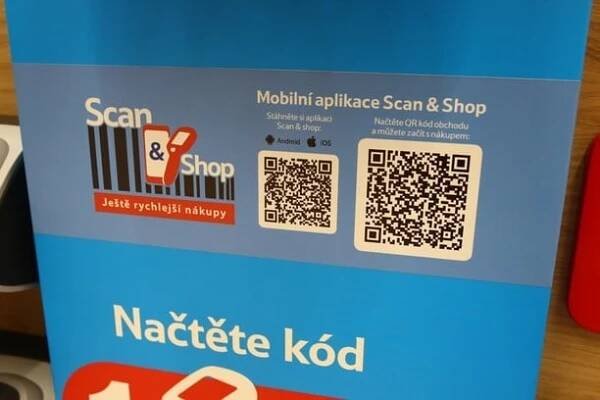 Chcete-li využít k nákupu svůj mobilní telefon, přímo v obchodě si můžete stáhnout aplikaci, která to umožní. Nahradíte jím používání skeneru