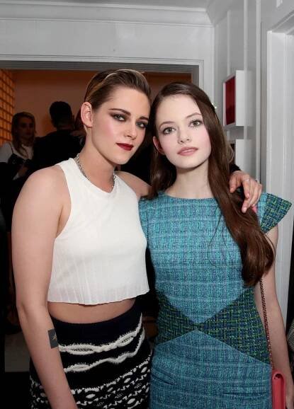 Herečky Kristen Stewart a Mackenzie Foy.