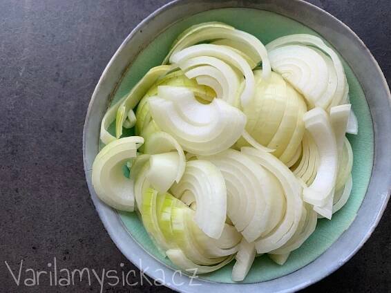 Cibulová polévka recept
