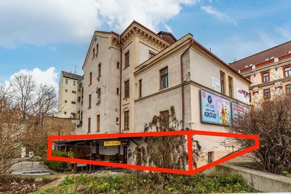 Liberec centrum komerční prostor 232 m + 3 parkovací místa, cena na vyžádání