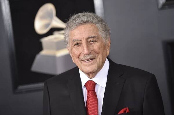 Zomrel legendárny spevák Tony Bennett