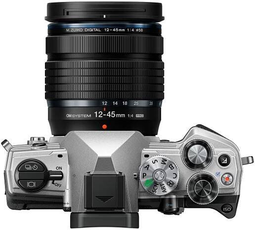 Olympus OM-5 + 12-45mm stříbrná 