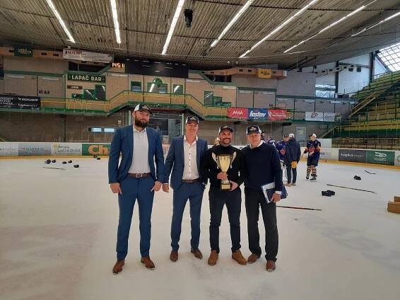 /OBRAZEM/ Strakoničtí odchovanci pomohli juniorce Motoru do hokejové extraligy