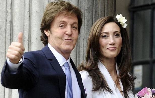 Paul McCartney slavil 83. narozeniny na jachtě: Skákal šipky do moře!