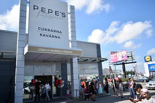Sladký první školní den v Prostějově. Cukrárna Pepe's Pattiserie otevřela u D46
