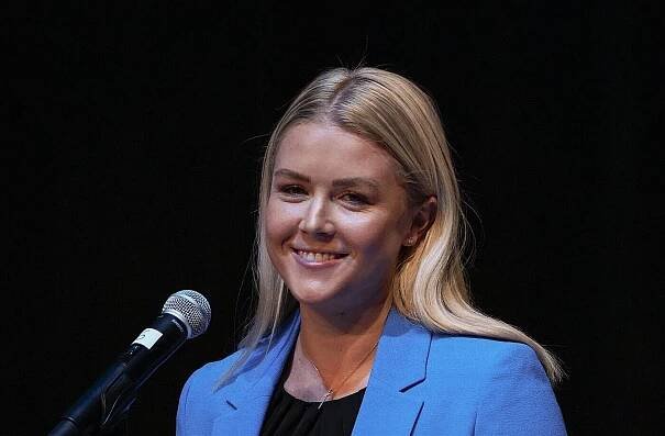 Trumpova nová mluvčí Karoline Leavitt ostře brání svého šéfa, demokraté prý popravují děti