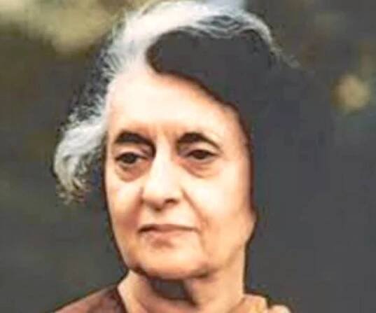 Indira Gandhi Biography - Childhood, Life Achievements & Timeline