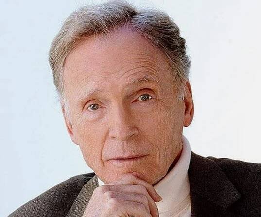 Dick Cavett Biography - Facts, Childhood, Family Life & Achievements