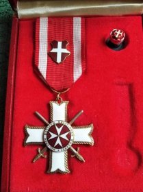 Suverénní řád Maltézských rytířů-důstojnický kříž s meči - Sběratelství