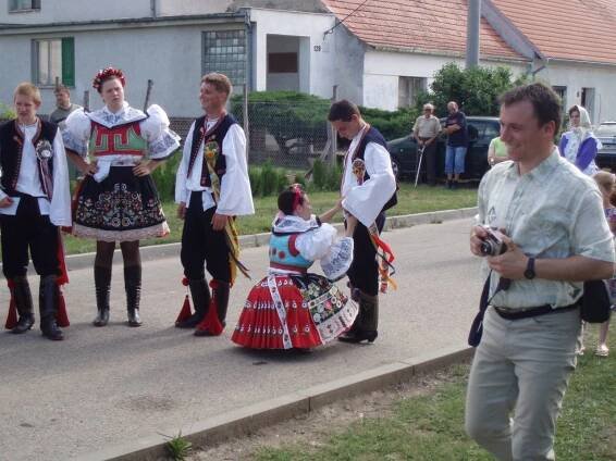 Život v obci - Krojované hody - Oficiální stránky obce Sedlec u Mikulova