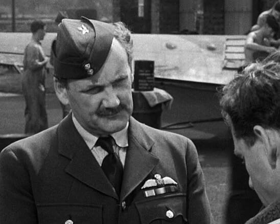 Fotky | Kenneth More | Rikrek.com