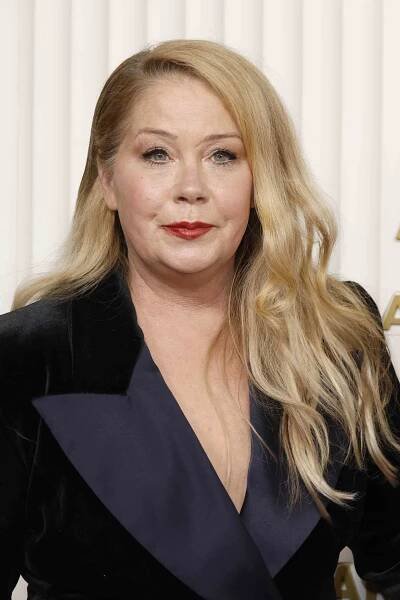 Christina Applegate Says She Has 30 Brain Lesions in a Heartbreaking Interview