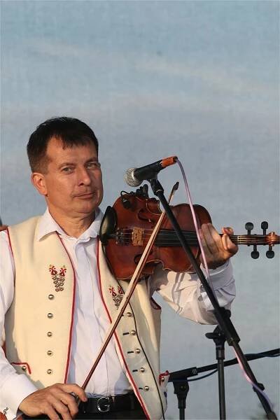 Folklorní večer s CM Grajcar a ochutnávkou vín vinařství Bonitas a sýrů Syrer Morava | 