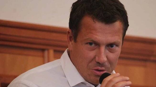 Primátorem Opavy bude Navrátil. Koalice vzniky i v Karlových Varech a Prostějově