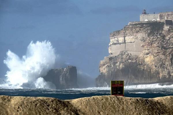 Storm arrives this Thursday at Portuguese coast - 02/02/2017 - NEWS - Nazaré Big Waves Surf - Portugal