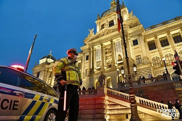 V centru Prahy proběhlo k výročí 17. listopadu několik shromáždění i pochodů. Nejproblematičtější byl ten proti vládním