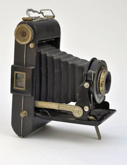 Commons:Photo challenge/2015 - April - Analog photography equipment/Voting - Wikimedia Commons