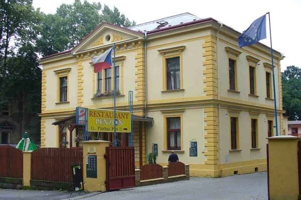 Penzion Restaurant U Parku | zarukakvalit.cz