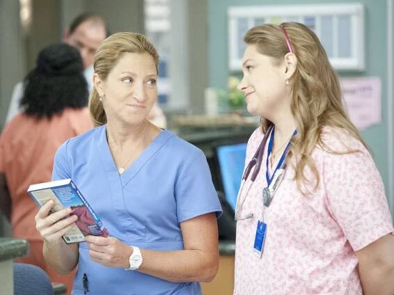 Sestřička Jackie - Série 6 - Pouť - Z filmu - Edie Falco, Merritt Wever