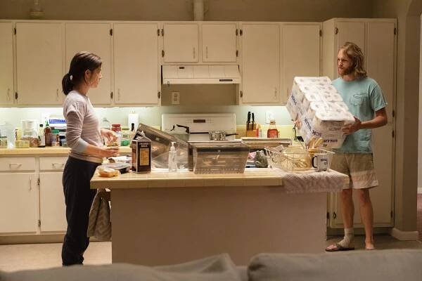 Lodge 49 - Moments of Truth in Service - Z filmu - Sonya Cassidy, Wyatt Russell