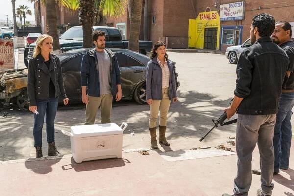 Živí mrtví: Počátek konce - Solný sloup - Z filmu - Kim Dickens, Andres Londono, Karen Bethzabe