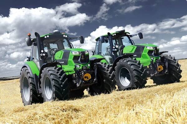 DEUTZ-FAHR-Serie-7-TTV-2x-traktorer-side-om-side (1)