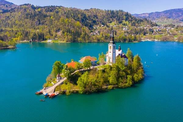 Slovinsko – jezero Bled – TravelHolics Blog