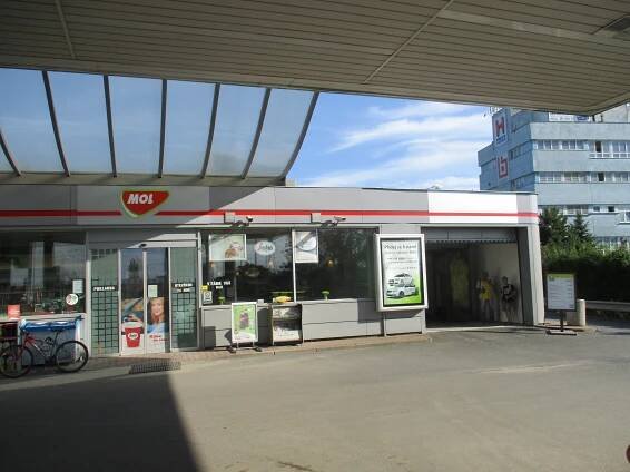 5x REBRANDING ČS PHM MOL - PRAHA - HaMPR, a.s.