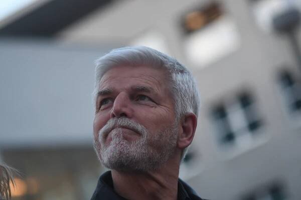 Pavel na Hrad, skandovalo Ústí. Na náměstí dostal kandidát vlastní Jezulátko