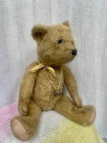 ANTIQUE & COLLECTOR’S TEDDY BEARS