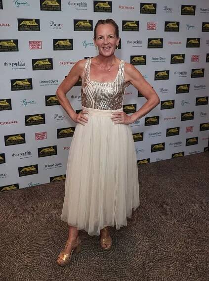EastEnders star Lorraine Stanley gets married in very quirky wedding dress