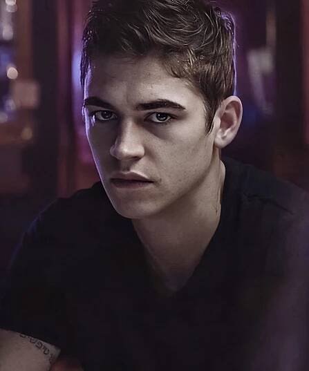 Pin en — Hero Fiennes Tiffin