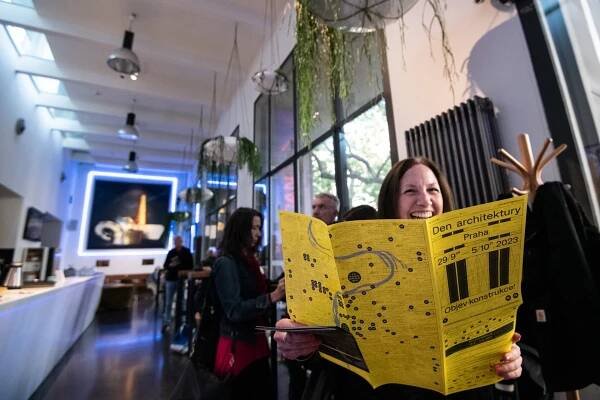 PRAHA – EDISON FILMHUB – KAPACITA NAPLNĚNA — Den architektury Archív