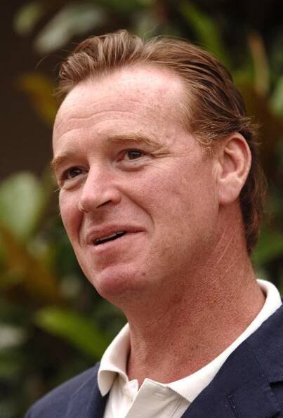 Foto k tématu James Hewitt – stránka 1