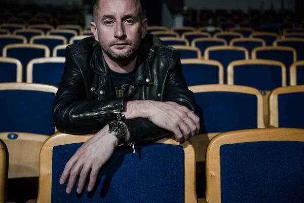 The Rock Star Poet Playing Concerts to Ukrainians Sheltering Underground From Russian Bombs