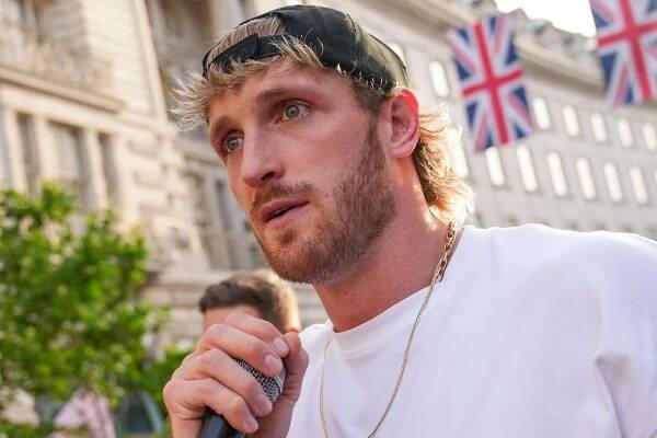 Logan Paul faces scary moment after his private jet loses power at 42,000 feet