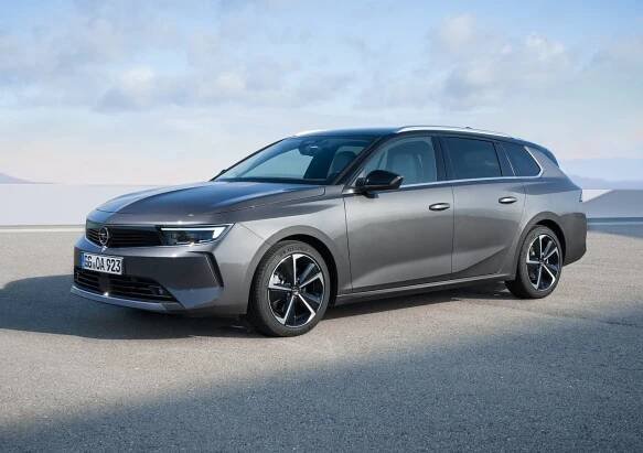 Přehled plug-in hybridů na trhu: Jaké mají karosérie a za kolik jsou k mání