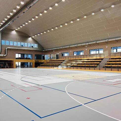 MULTIFUNKČNÍ SPORTOVNÍ HALA SLANÝ - Reference - COBAP