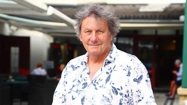 Standa Hložek spadl ze stromu: Legendární zpěvák se ošklivě zranil