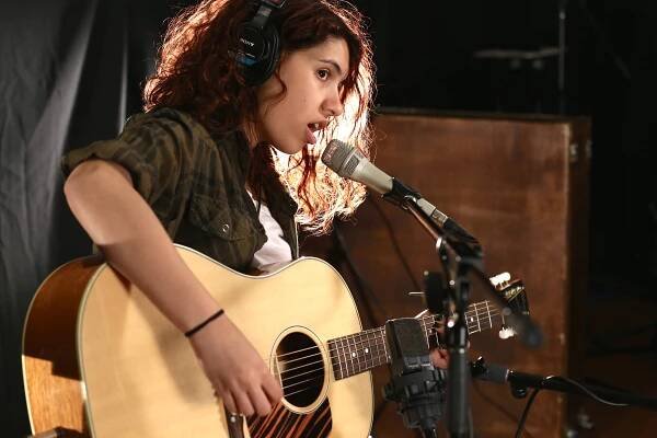 Soubor:Alessia Cara at WFUV.jpg – Wikipedie