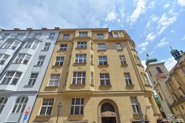Luxusní byt 3+1 k pronájmu na ulici Elišky Krásnohorské, Praha 1
