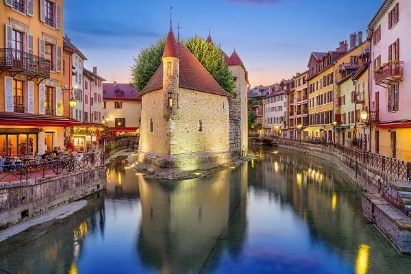 France Travel Guide - Wanderlust