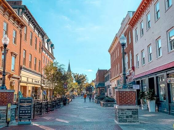 This is an image of the Winchester Historic District in Winchester, Virginia.