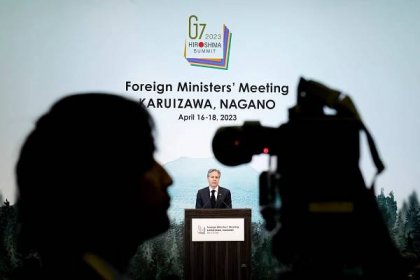 Ministri zahraničných vecí krajín G7 v utorok upozornili Rusko, že sú pripravení sprísniť sankcie pre jeho inváziu na Ukrajinu.